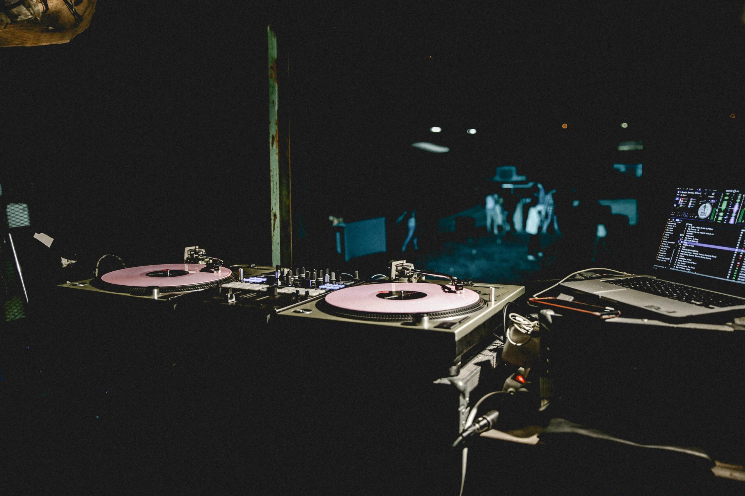 Beginner DJ Tips: A Guide to Kickstart Your DJing Journey