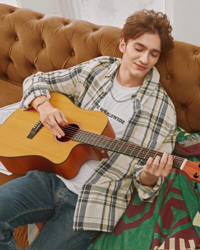 Donner 41 Acoustic Guitar Bundle for Beginners Adults with Online Lesson, 4/4 Full Size Steel Acustica Guitarra with Gig Bag, Tuner, Strap, Strings, Picks, Capos, Cutaway, Natural, DAG-1C/DAD-110C