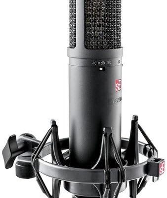 sE Electronics sE2200 Studio Condenser Cardioid Microphone with Isolation Pack plus XLR-XLR Cable and Pop Filter