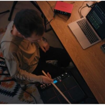 Focusrite Scarlett 2i2 Studio Audio Interface + Aston Spirit Stereo Pair Microphones Bundle – USB Recording Kit for Home Studio, Podcasting & Vocal Recording