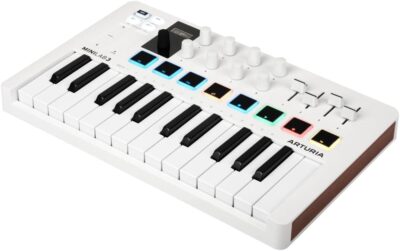 51d4iucBDQL. AC SL1080 Arturia MiniLab 3 – Universal MIDI Controller for Music Production, with All-in-One Software Package – 25 Keys, 8 Multi-Color Pads – White