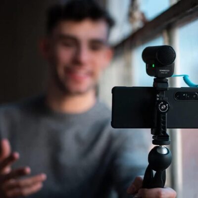 SENNHEISER Professional MKE 400 Directional On-Camera Shotgun Microphone with 3.5mm TRS and TRRS Connectors for DSLR, Mirrorless & Mobile , Connects with Auxiliary