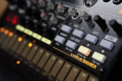 Korg Volca Beats Analog Rythem Machine w/Electribe-style 16-step Sequencer and Real Analog Sounds