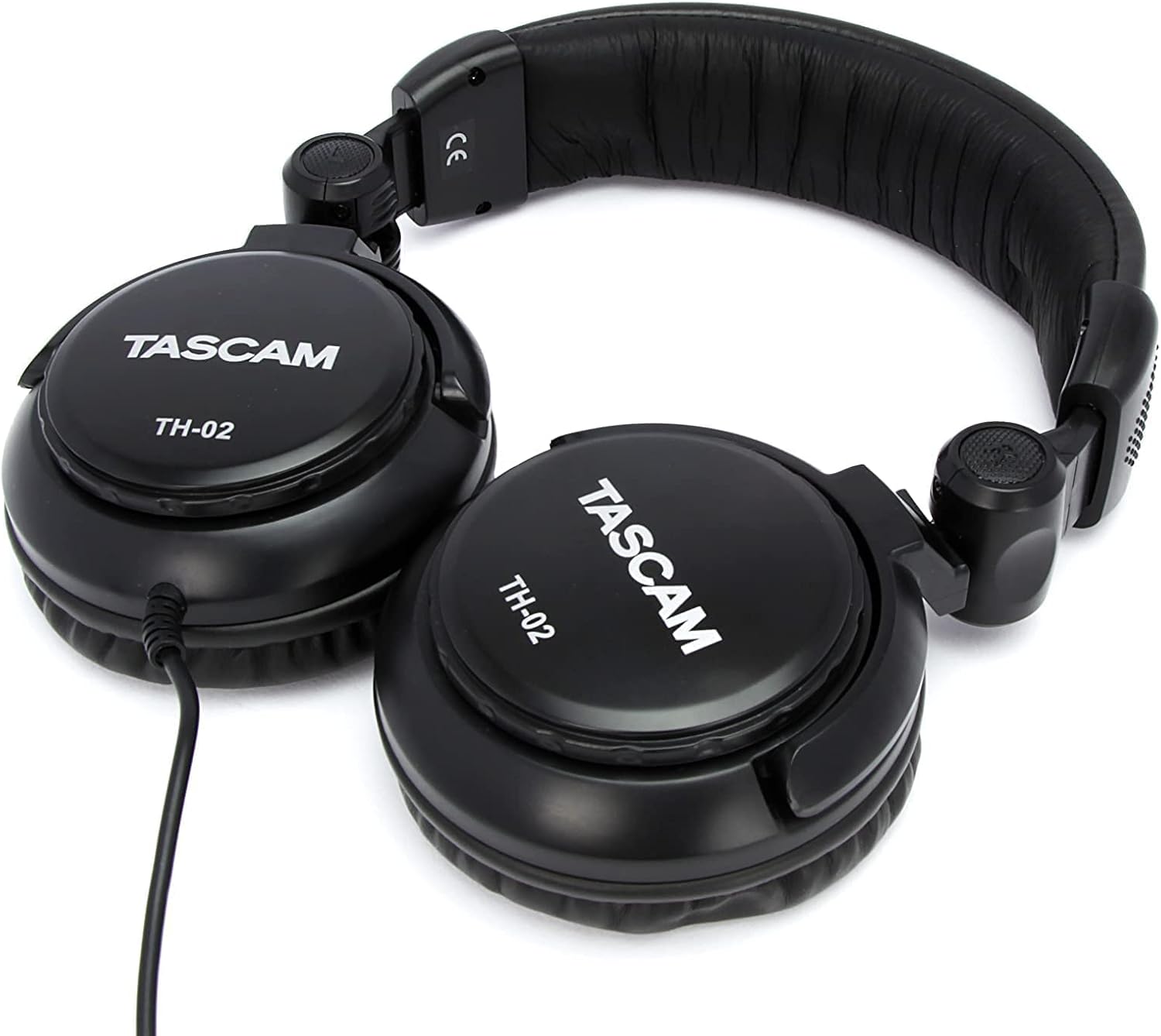 TASCAM Mixcast 4 and Studio Headphones Bundle