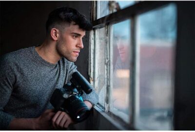 Sennheiser MKE 400 Camera-Mount Shotgun Microphone (2nd Generation) Bundle with Compact Tabletop Tripod and Smartphone Tripod Mount