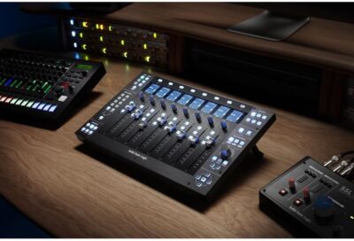 Solid State Logic UF8 Advanced DAW Controller Bundle with Solid State Logic UF1 Single-Fader DAW Control Surface