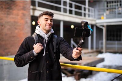 Sennheiser Pro Audio Sennheiser Professional MKE 200 + Mobile Kit, Directional On-Camera Microphone with Smartphone Clamp & Manfrotto PIXI Mini Tripod, 509256, Black