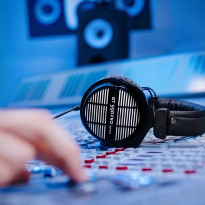 beyerdynamic DT 990 Pro 250 ohm Over-Ear Studio Headphones for Mixing, Mastering, and Editing