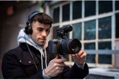 Sennheiser MKE 400 Camera-Mount Shotgun Microphone (2nd Generation) Bundle with Compact Tabletop Tripod and Smartphone Tripod Mount