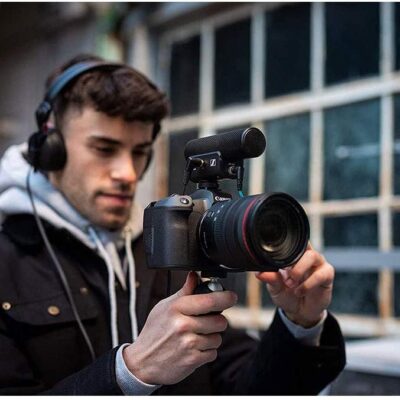 Sennheiser MKE 400 Camera-Mount Shotgun Microphone (2nd Generation) Bundle with Compact Tabletop Tripod and Smartphone Tripod Mount