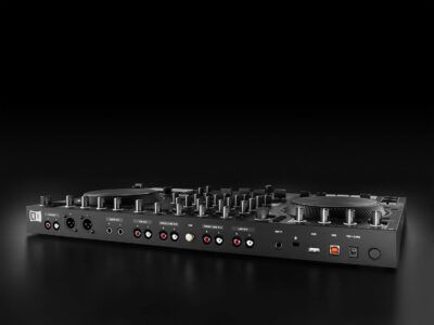 Native Instruments Traktor Kontrol S4 Mk3 DJ Controller (25221)