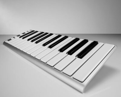 Xkey 25 USB MIDI Keyboard – Apple-Style Ultra-Thin Aluminum Frame, 25 Full-Size Velocity-Sensitive Keys, Polyphonic Aftertouch, Ultra-Low Latency, Simply Plug & Play on iPad, iPhone, Mac, PC