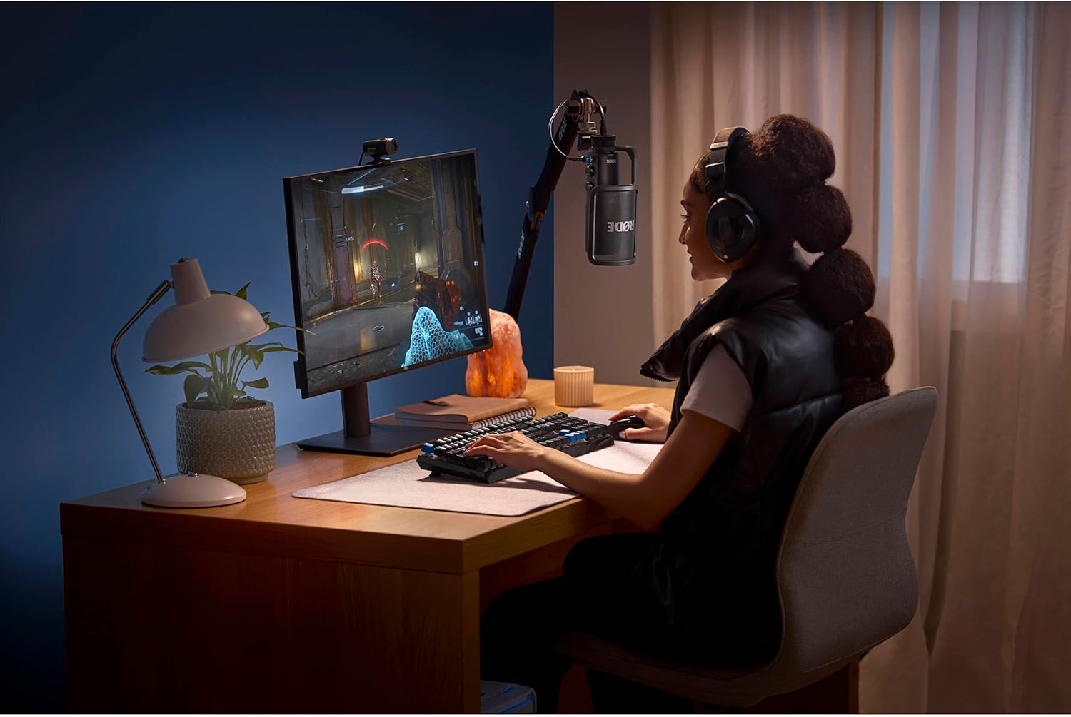 Rode NT-USB+ Versatile Studio-Quality USB Microphone with StreamEye Microphone Boom Arm and Polishing Cloth