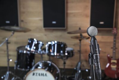 beyerdynamic M 130 Dynamic Double-Ribbon Microphone (Figure-Eight) Ideal for Stereo, Ambience and Instrument Recordings *New* with Extraordinary Sound Character, Handmade in Germany