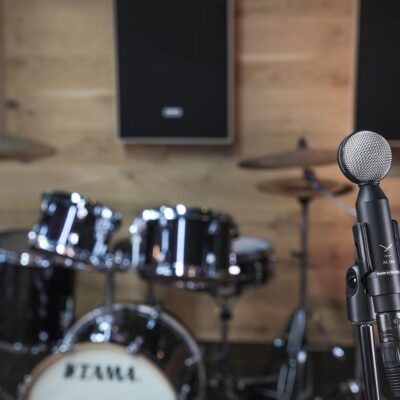 beyerdynamic M 130 Dynamic Double-Ribbon Microphone (Figure-Eight) Ideal for Stereo, Ambience and Instrument Recordings *New* with Extraordinary Sound Character, Handmade in Germany