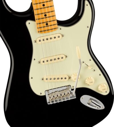 719MT5m2GNL. AC SL1500 Fender American Professional II Stratocaster – Black Bundle with Case, Strap, Cable, and Guitar Cleaning Kit