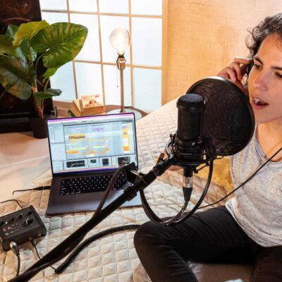 IK Multimedia AXE I/O One – Professional USB Audio Interface with Z-TONE advanced guitar tone shaping, AmpliTube and TONEX software included, high-resolution recording studio equipment