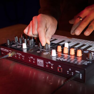 Arturia – MicroFreak Synthesizer Keyboard – 25-Key Hybrid Synth with PCB Keyboard, Wavetable & Digital Oscillators, Analog Filters