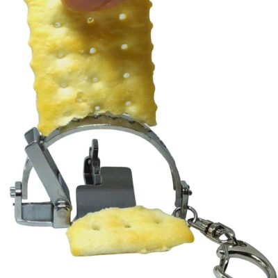 71FnUu8 ZdS. AC SL1500 Trappy – The Original MINI Bear Trap Keychain That Works – DESTROY Chips and Crackers!