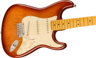 Fender American Professional II Stratocaster – Sienna Sunburst Bundle with Case, Strap, Cable, and Guitar Cleaning Kit