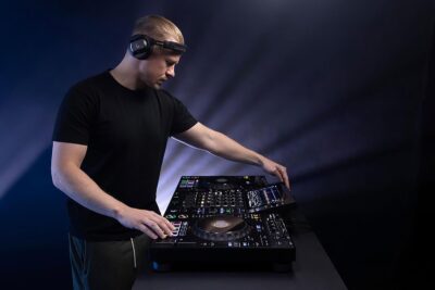 AlphaTheta XDJ-AZ 4-channel Digital DJ System