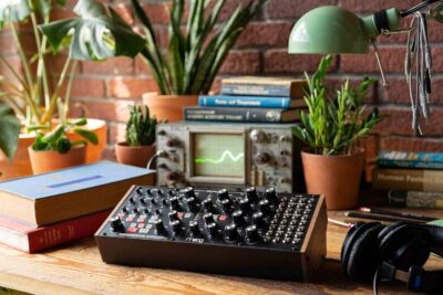 71HHdL2GU7L. AC SL1500 MOOG Subharmonicon Semi-Modular Analog Polyrhythmic Synthesizer with Dual Sequencer, MIDI, and Patch Bay