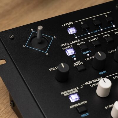 71K46Y7IU9L. AC SL1500 Korg WaveState Wave Sequencing Synthesizer 37-Key w/ 64 Stereo Voices and Gigabytes of Samples