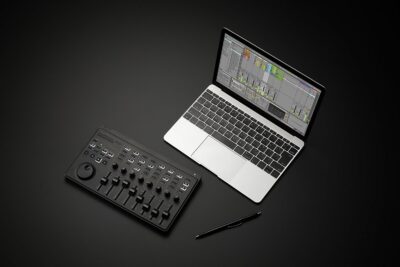 Korg Nanokontrol Studio Bluetooth/USB MIDI Control Surface with 8 Faders & Backlit Switches