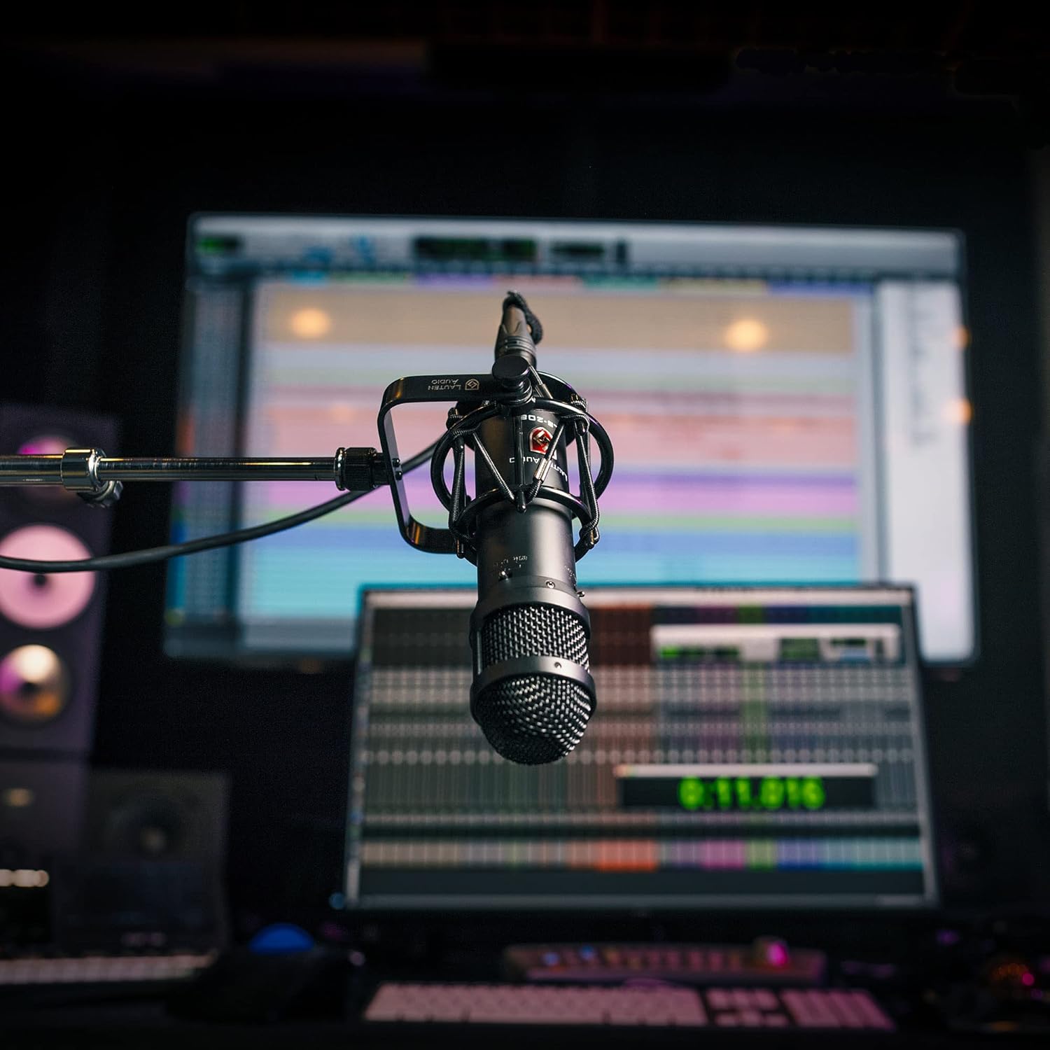 Lauten Audio LS-208 Front Address Large Diaphragm Condenser Microphone