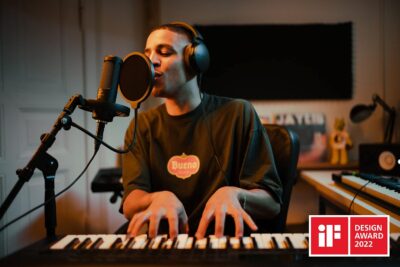 beyerdynamic PRO X M90 Side Addressed Condenser Microphone with Storage Bag, Pop Filter, and Shock Mount