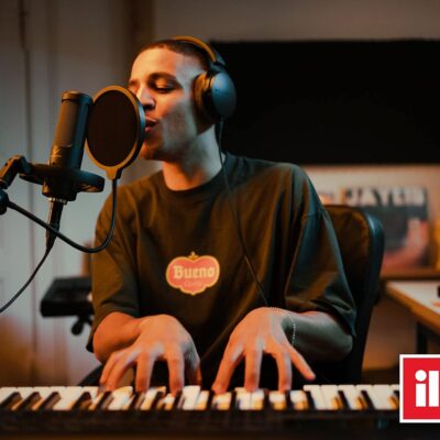 beyerdynamic PRO X M90 Side Addressed Condenser Microphone with Storage Bag, Pop Filter, and Shock Mount