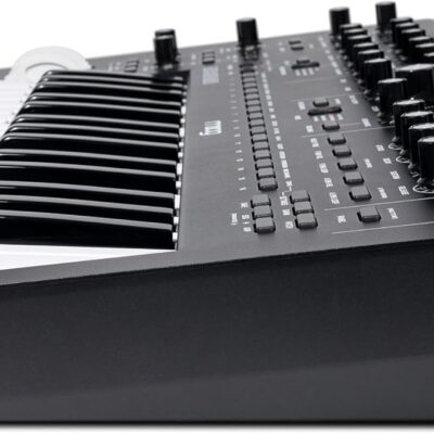 MOOG Messenger – Next-Gen Monophonic Analog Keyboard Synthesizer with 32 Keys, 64-Step Sequencer, 256 Presets and RES BASS Compensation