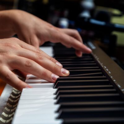 M-AUDIO Keystation 61 MK3 – Synth Action 61 Key USB MIDI Keyboard Controller with Assignable Controls, Pitch and Mod Wheels, and Software Included