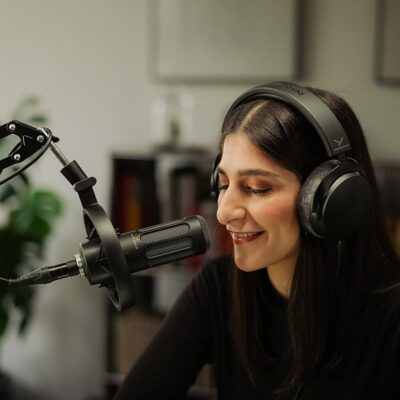 beyerdynamic M 70 PRO X Dynamic Broadcast Microphone for Streaming and podcasting with XLR Connector incl. pop Filter and Shock Mount