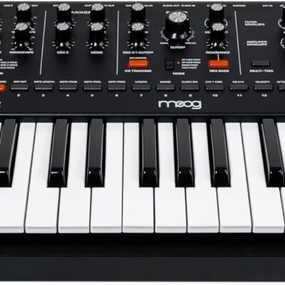 MOOG Messenger – Next-Gen Monophonic Analog Keyboard Synthesizer with 32 Keys, 64-Step Sequencer, 256 Presets and RES BASS Compensation