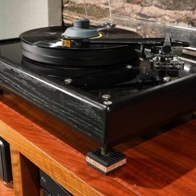 71YvhYgRIcL. AC SL1500 Sound Isolation Pads. Cork Pads for Turntables to Reduce Vibration & Skipping (1 Pack of 4)