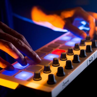 71e 6upL8YL. AC SL1500 Arturia – BeatStep – Compact MIDI Controller & Sequencer with Creative Software for Recording – 16 Pads, 16 Encoders