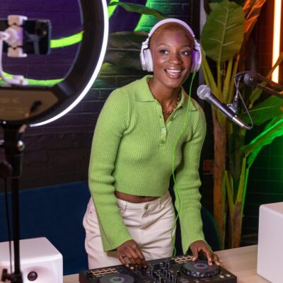 71ruUQX EBL. AC SL1053 1773938416 7195 Pioneer DJ DDJ-FLX4 2-deck Rekordbox and Serato DJ Controller – Graphite