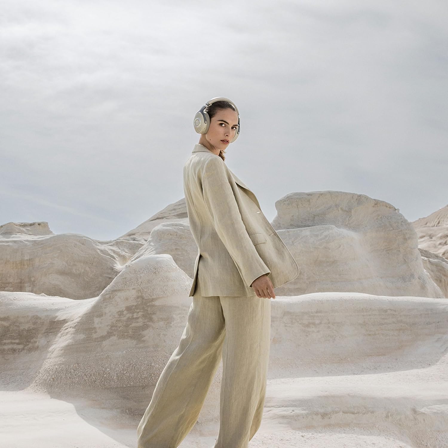 Focal Bathys High-Fidelity Bluetooth Noise Cancelling Headphones – Dune