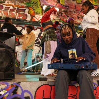 71vVhJsrNlL. AC SL1366 AlphaTheta OMNIS-Duo Portable All-in-One Battery Powered DJ Controller