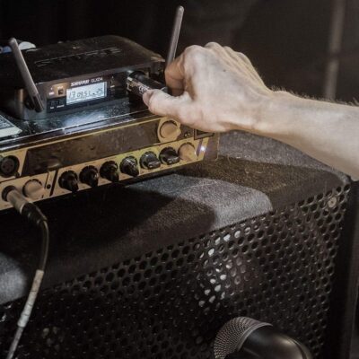 71wrxuocb L. AC SL1156 Shure BETA 52A Kick Drum Microphone – Supercardioid Dynamic Mic with High Output Neodymium Element, Locking Stand Adapter, Durabl Steel Mesh Grille and Shock Mount