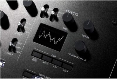 Korg minilogue xd 37-key Polyphonic Analog Synththesizer w/ 16-step Sequencer, 4 Voices and OLED Oscilloscope (MINILOGUEXD)