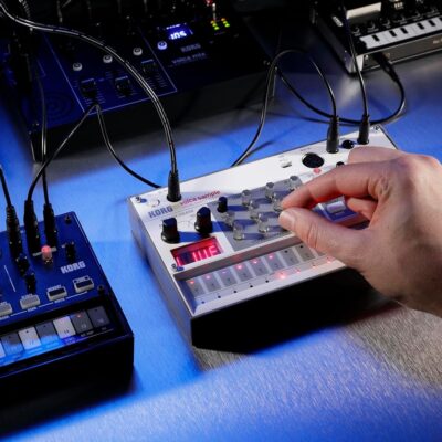 Korg Volca Sample 2 Digital Sample Sequencer Drum Machine w/Pattern Chain Mode and 16-step Sequencer