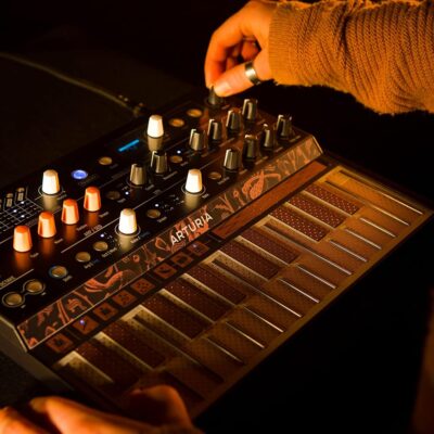 Arturia – MicroFreak Synthesizer Keyboard – 25-Key Hybrid Synth with PCB Keyboard, Wavetable & Digital Oscillators, Analog Filters