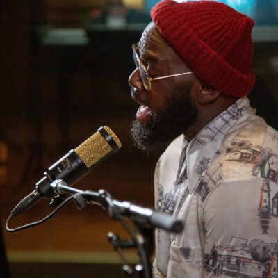 Heil PR 40 Dynamic Microphone for Streaming, Podcast, Recording, and Broadcast, XLR Microphone for Live Music, Wide Frequency Response, Smooth Sound, Superior Rear Noise Rejection – Black & Gold