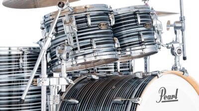 Pearl Masters Maple Pure 4-PC Shell Pack Black Oyster Swirl Custom Lacquer Custom Lacquer with R2 Air 12mm Vertical Tom Mount (Cymbals and Hardware Not Included)