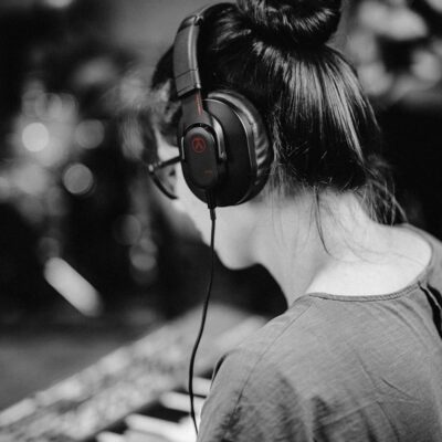 81DgRDdE22L. AC SL1500 Austrian Audio Hi-X20 Over-Ear Closed-Back Headphones