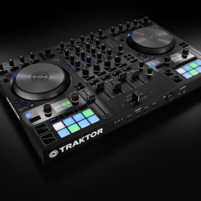 Native Instruments Traktor Kontrol S4 Mk3 DJ Controller (25221)