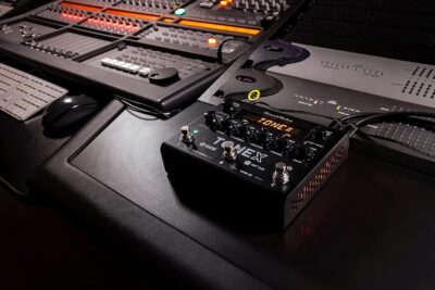 IK Multimedia TONEX Pedal: Stereo multi-effects guitar and bass pedal with 150 Presets, 15 Pre/Post FX, Tuner, Tap Tempo, Headphone Out, Software Player and Editor