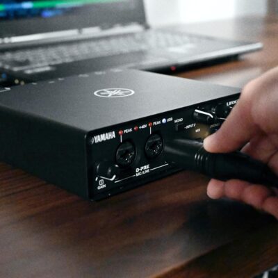 Yamaha 2-in/2-out USB-C Audio/MIDI Interface with 32-bit/192kHz Support, 2 combo Inputs, DSP-Powered Mixing/Effects, Steinberg Software Suite, Black URX22C